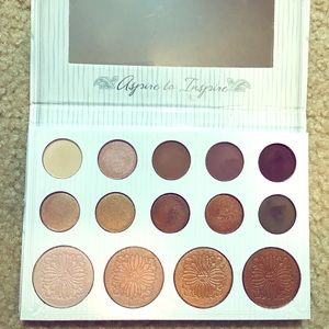 Carli Bybel bh Cosmetics Eyeshadow Highlighter